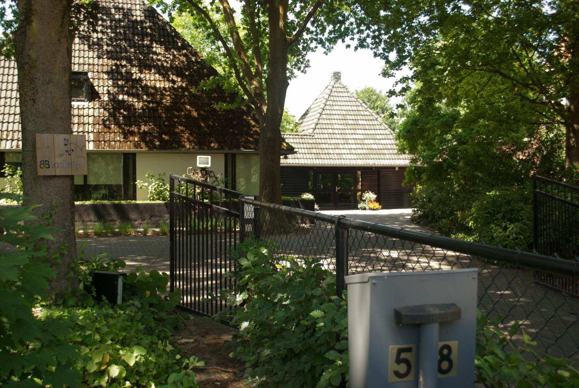 B&B Van Dinter วาลเคินสวาร์ด ภายนอก รูปภาพ